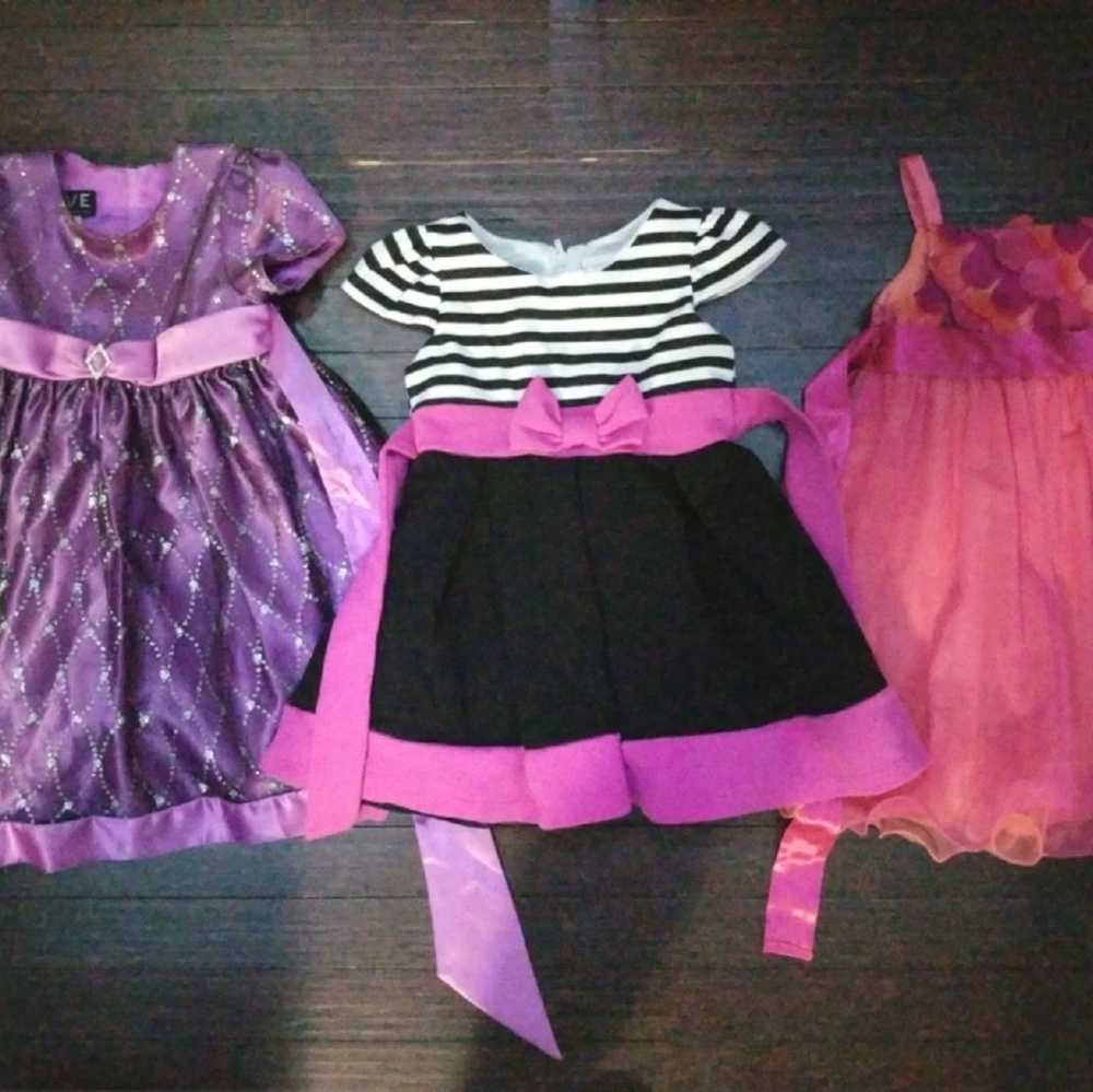 Girls dresses sz 2T